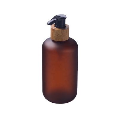250ml a givré la bouteille d'ANIMAL FAMILIER d'Amber Cosmetic avec la pompe en bambou