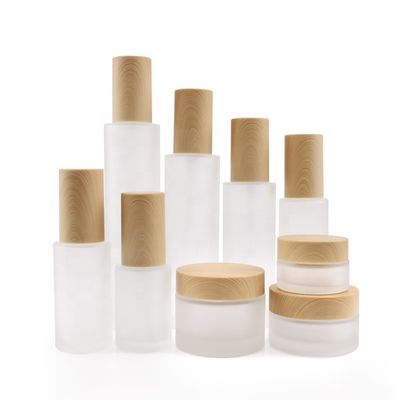 Bouteille en bambou en verre de jet pour la peau astringente cosmétique de soin personnelle
