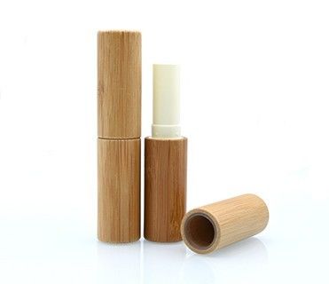 le conteneur de empaquetage cosmétique en bambou naturel de baume à lèvres de tube du rouge à lèvres 5g composent