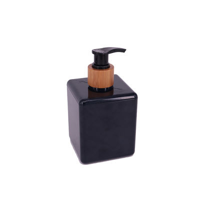 bouteille carrée noire de bain du shampooing 250ml avec les bouteilles en plastique de détergent en bambou de pompe
